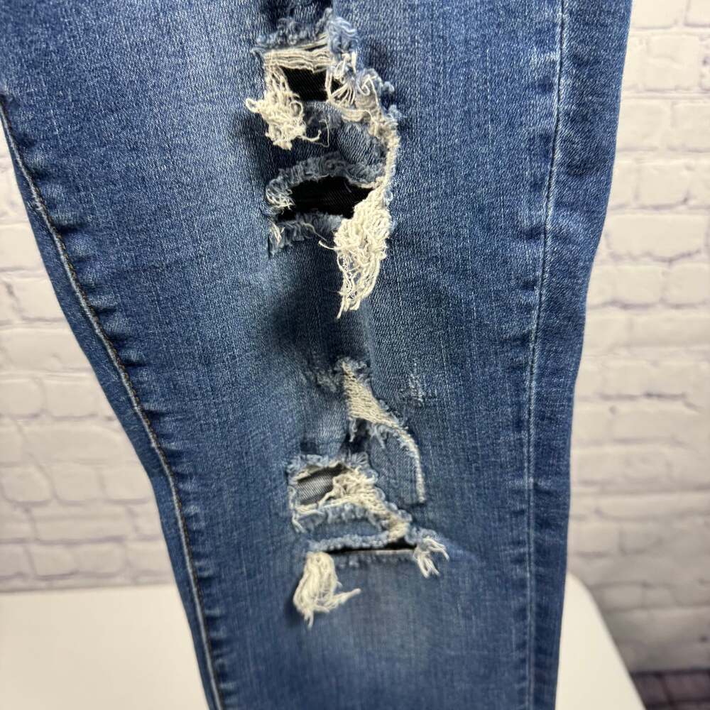Judy Blue Distressed Blue Jeans Size 11/30 - Picture 4 of 7